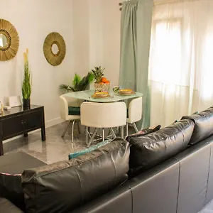 https://apt-apartamento-la-maria2.hotelsinnerja.org